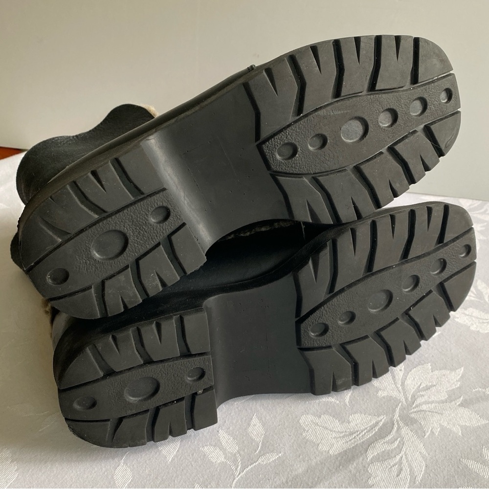 Black Leather and Natural Shearling Lace Up Square Toe Winter Boots 7M College - Picture 8 of 14